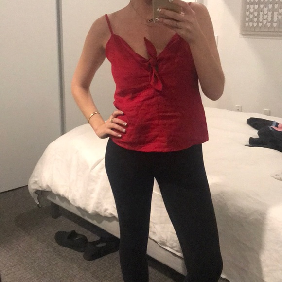 Brand new red reformation top - Picture 3 of 4